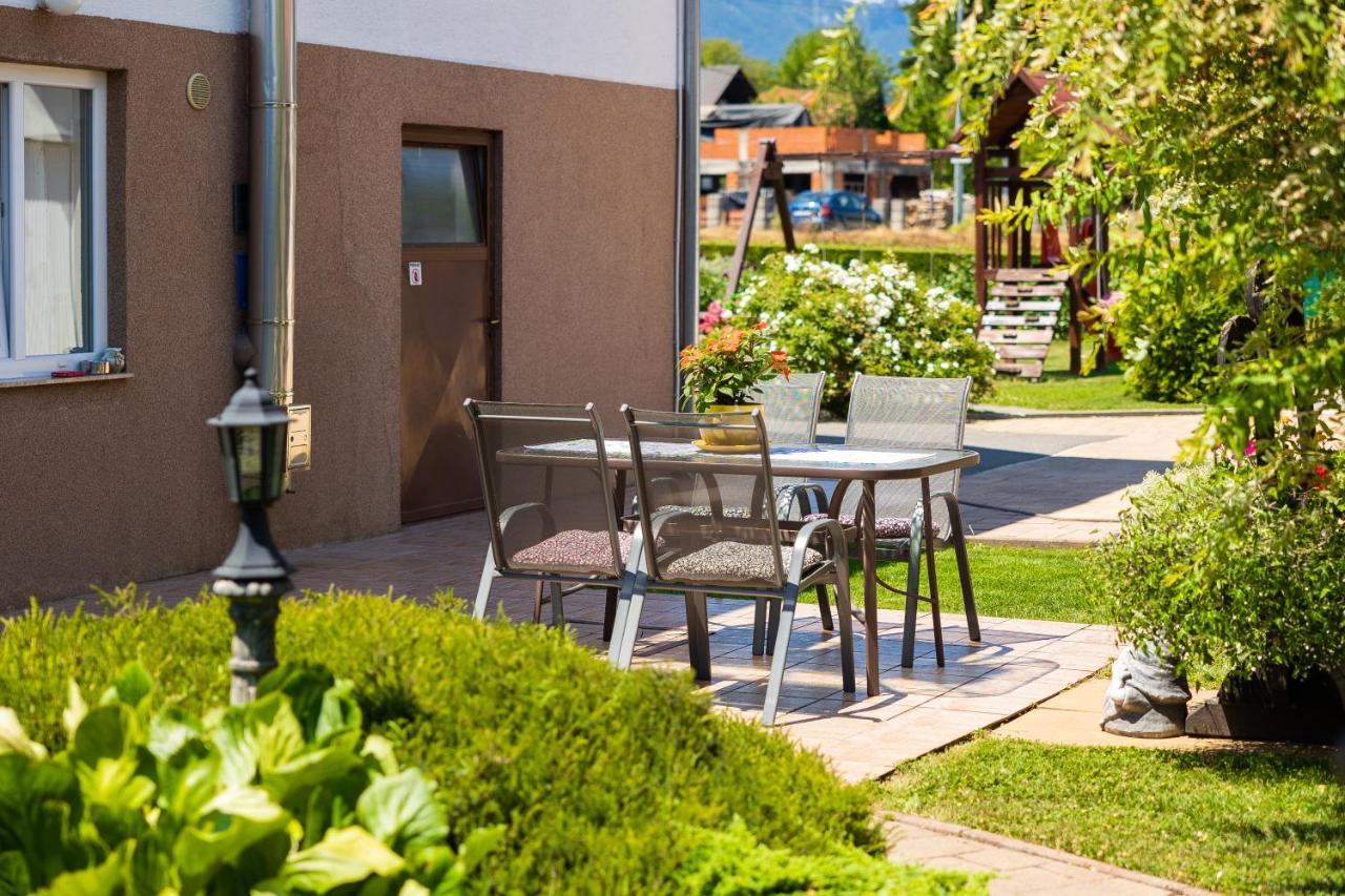Soba I Apartman Dula Огулин Экстерьер фото